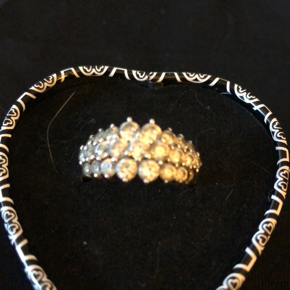 Marked with DQ 925 KR cocktail ring